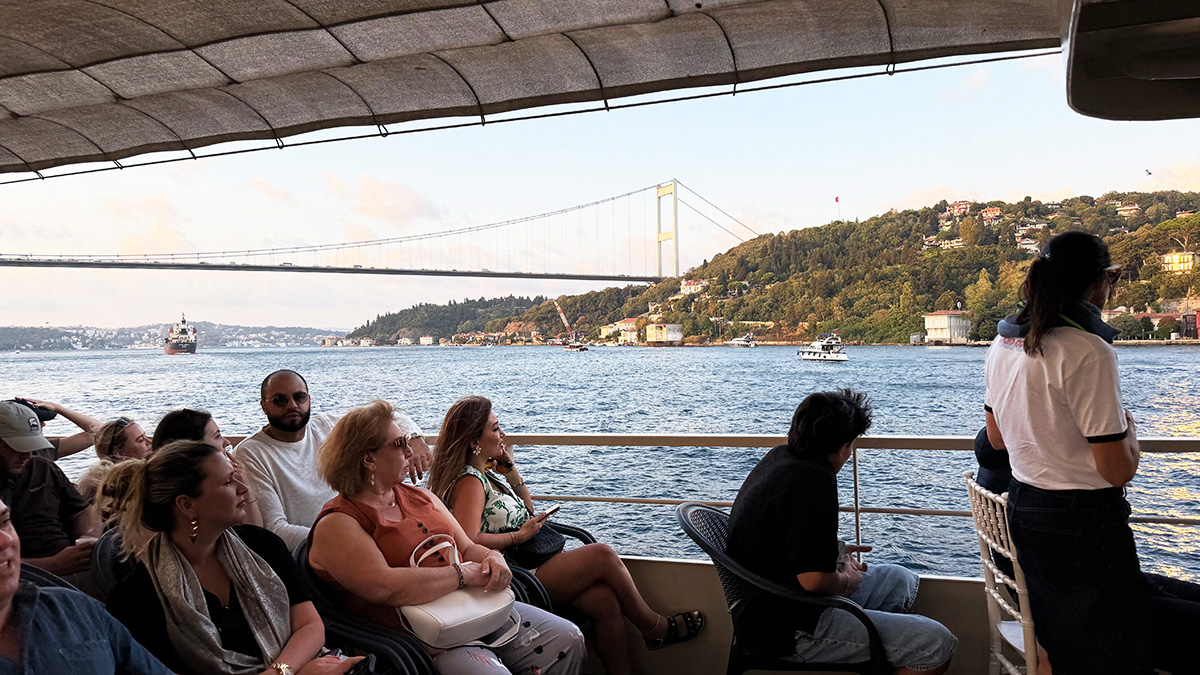 2 Hours Bosphorus Boat Tours - Morning Tour