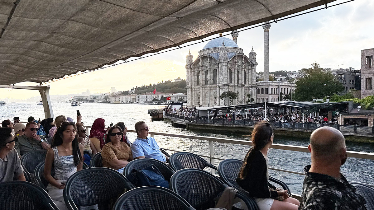 2 Hours Bosphorus Boat Tours - Morning Tour