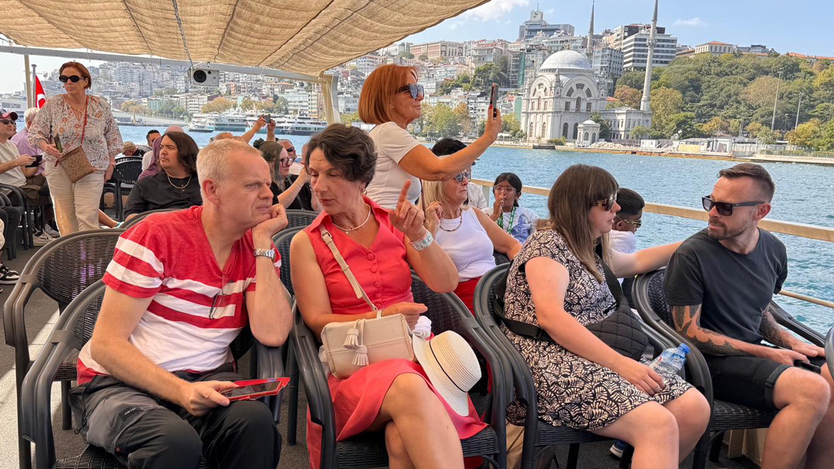 2 Hours Bosphorus Boat Tours - Morning Tour