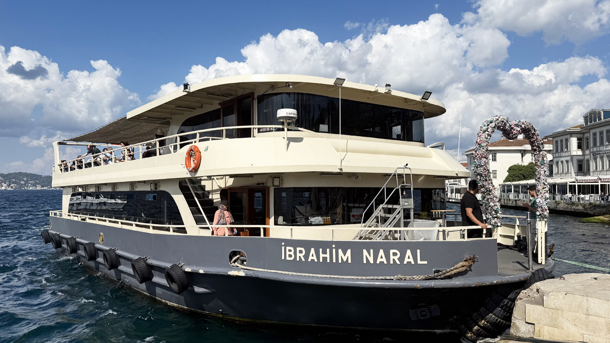 2 Hours Bosphorus Boat Tours - Morning Tour